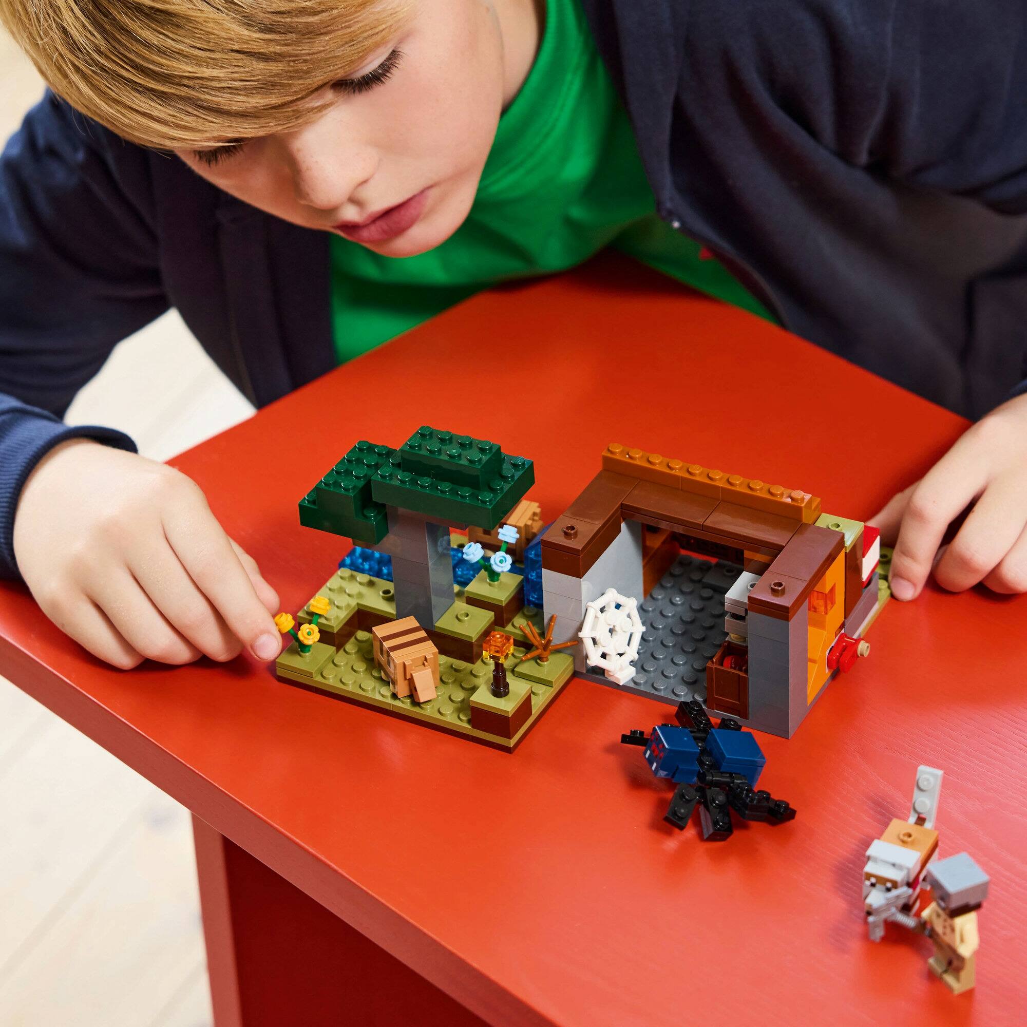 LEGO® Minecraft® The Armadillo Mine Expedition Video Game Figure 21269